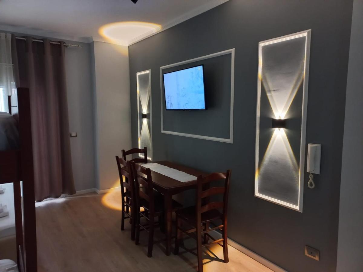 Lungomare Apartament Sea View Вльора Екстер'єр фото
