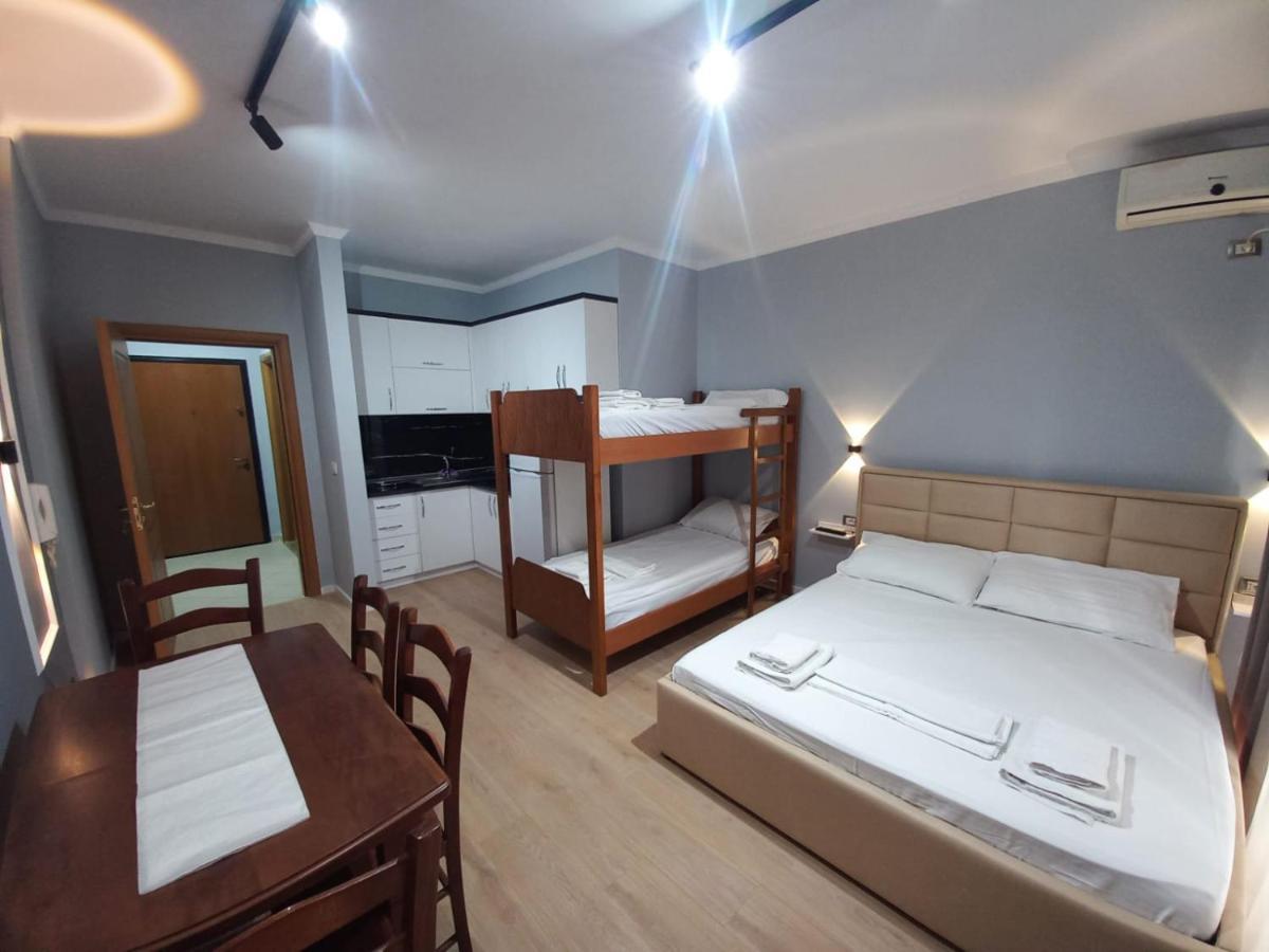Lungomare Apartament Sea View Вльора Екстер'єр фото