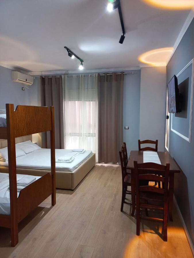 Lungomare Apartament Sea View Вльора Екстер'єр фото