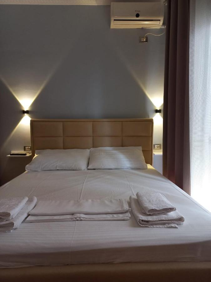 Lungomare Apartament Sea View Вльора Екстер'єр фото